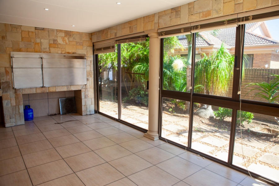 3 Bedroom Property for Sale in Blombosch Western Cape